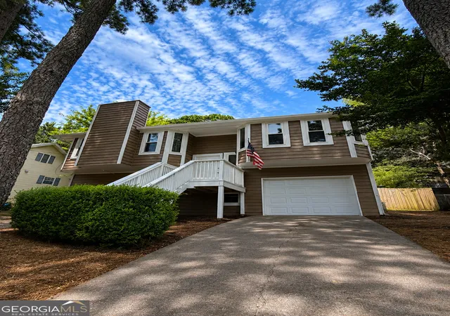 Homes for sale in Norcross, GA | 5766 Western Hills Dr, Norcross, GA 30071 | MLS# 10803066