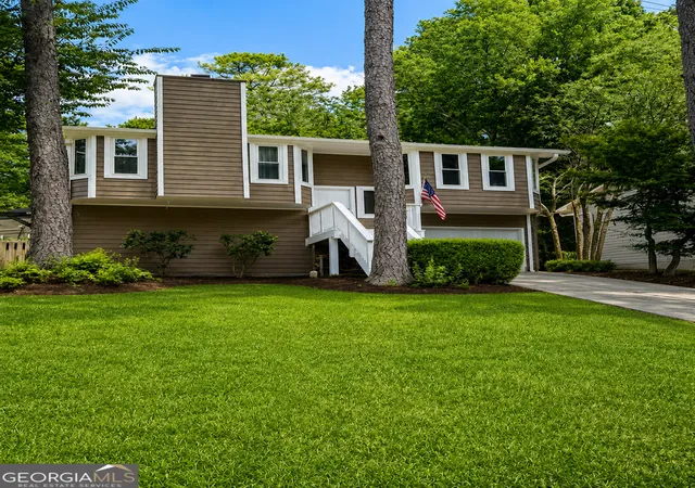 Photo 2 of Single family home for sale at 5766 Western Hills Dr, Norcross, GA 30071 | MLS# 10803066 | Listing updated on 2026-09-14