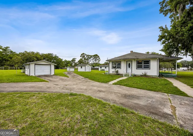 Homes for sale in Saint Marys, GA | 879 Charlie Smith Sr Hwy, Saint Marys, GA 31558 | MLS# 10778867