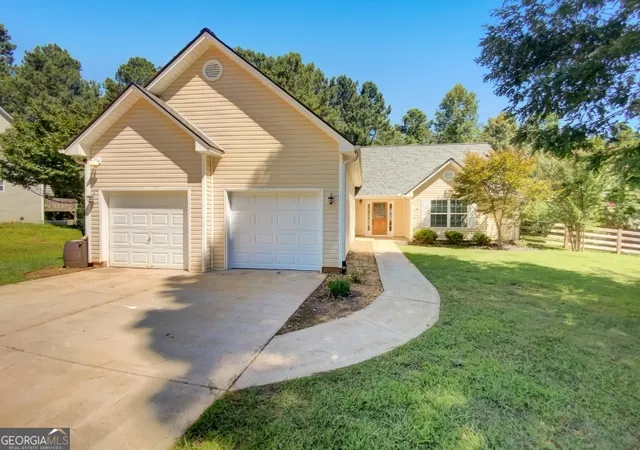 Photo 1 of Single family home for sale at 89 Oak Ridge Dr, Dawsonville, GA 30534 | MLS# 10871670 | Listing updated on 2026-10-26
