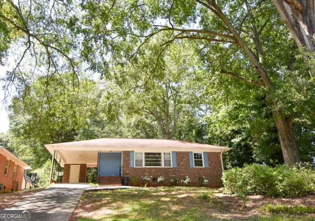1st image of 1541 Oakhill Dr, Griffin, GA 30223 | MLS# 10829779