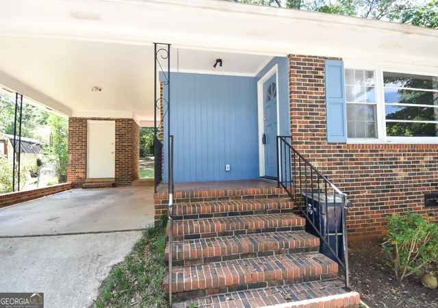 Photo 4 of Single family home for sale at 1541 Oakhill Dr, Griffin, GA 30223 | MLS# 10829779 | Listing updated on 2026-09-03