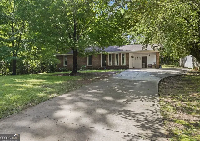 1st image of 200 Ridgewood Dr, Cleveland, GA 30528 | MLS# 10787733