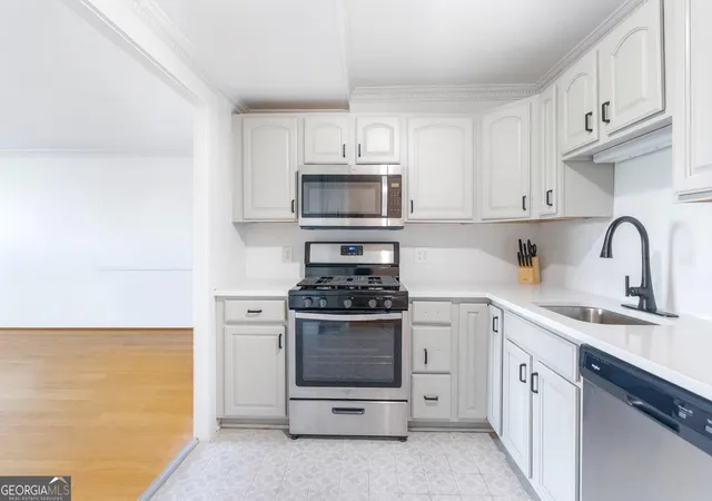 Photo 3 of Condo for sale at 2965 Pharr Court South Nw #817, Atlanta, GA 30305 | MLS# 10547821 | Listing updated on 2026-08-20
