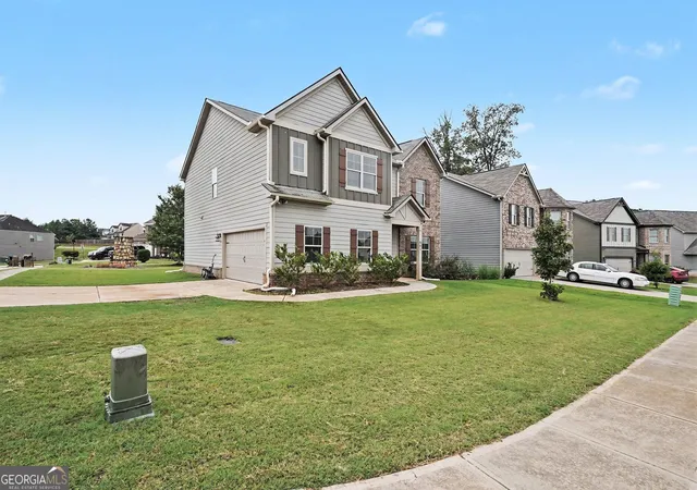 Photo 3 of Sale Pending at 801 Harvey St #44, Mcdonough, GA 30253 | MLS# 10835316 | Listing updated on 2026-09-11