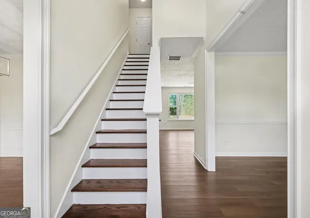 Photo 3 of Sale Pending at 965 Trotters Farm Rd, Fairburn, GA 30213 | MLS# 10832068 | Listing updated on 2026-10-14