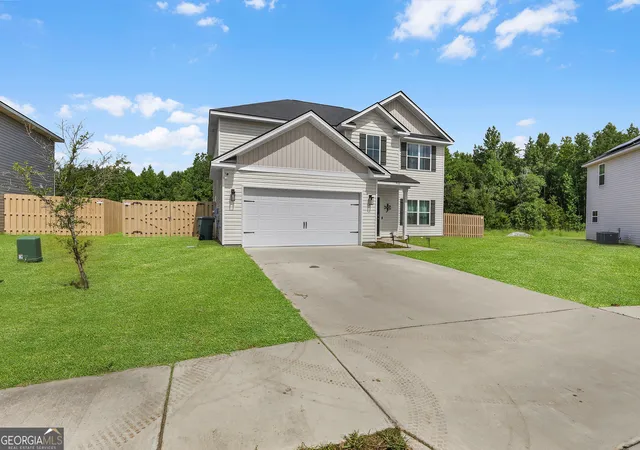Photo 3 of Single family home for sale at 940 Meloney Dr, Hinesville, GA 31313 | MLS# 10801450 | Listing updated on 2026-07-22
