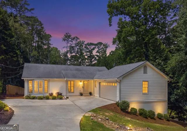 Photo 1 of Sale Pending at 6014 Lake Lanier Hts Rd, Buford, GA 30518 | MLS# 10795061 | Listing updated on 2026-08-17