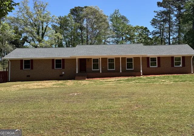 Homes for sale in Fayetteville, GA | 700 Ponderosa Ct, Fayetteville, GA 30214 | MLS# 10802727