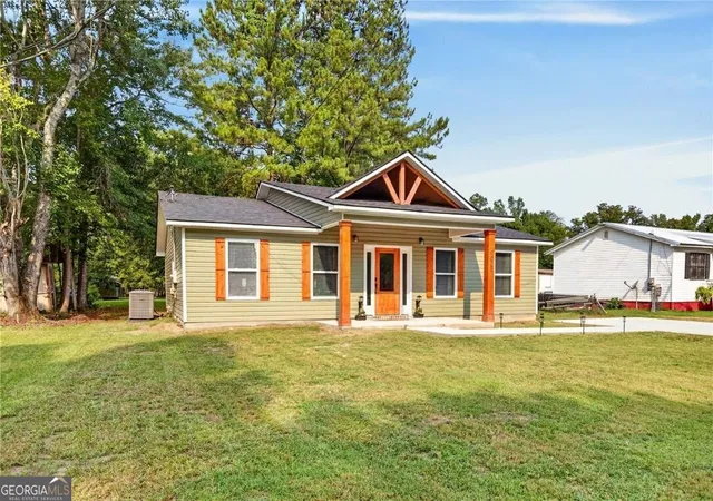 Photo 3 of Single family home for sale at 903 B Poplar St, Guyton, GA 31312 | MLS# 10815244 | Listing updated on 2026-09-19