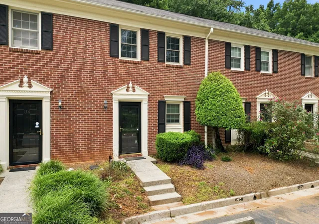 Condo for sale at 135 Sterling Ct, Alpharetta, GA 30004 | MLS# 10823677