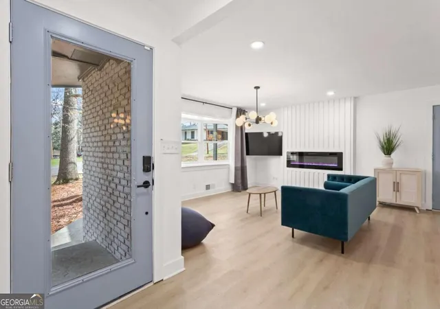 Photo 3 of Single family home for sale at 203 Wendell Dr Se, Atlanta, GA 30315 | MLS# 10804018 | Listing updated on 2026-09-12