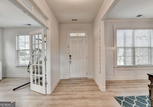 Photo 3 of Single family home for sale at 8190 Tiberon Pkwy, Cumming, GA 30028 | MLS# 10804236 | Listing updated on 2026-09-02