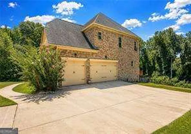 3rd image of 209 Kingscastle Dr, Ellenwood, GA 30294 | MLS# 10809243