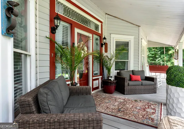 Photo 3 of Single family home for sale at 425 Greenleaf Dr, Lavonia, GA 30553 | MLS# 10821616 | Listing updated on 2026-09-17