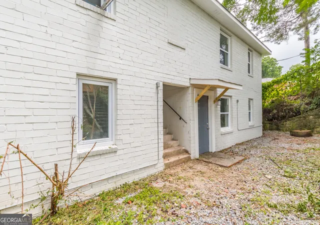 Listing Photo 2 - Condo for sale in building located at 297 Burbank Dr NW, Atlanta, GA 30314 - Unit #