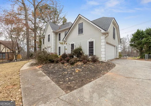 2nd image of 808 Valbrook Ct Sw, Lilburn, GA 30047 | MLS# 10800905