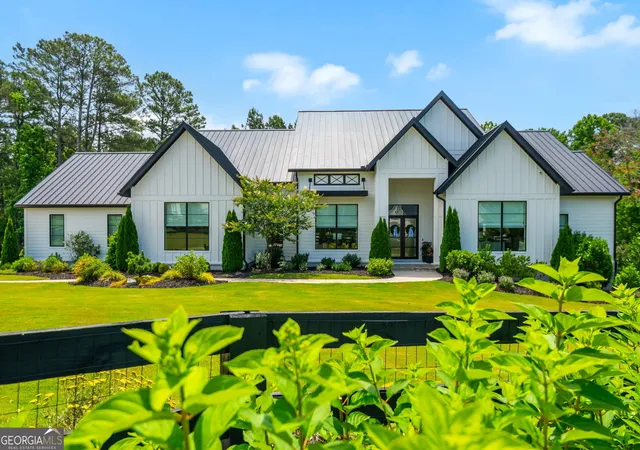 2nd image of 130 Von Lake Dr, Alpharetta, GA 30004 | MLS# 10818401