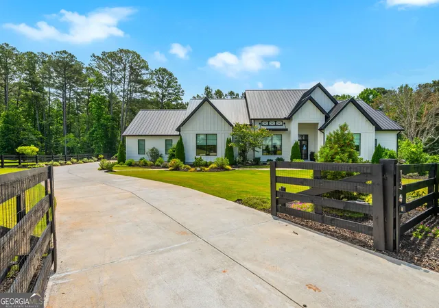 3rd image of 130 Von Lake Dr, Alpharetta, GA 30004 | MLS# 10818401