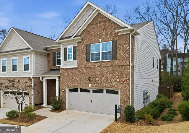 Photo 3 of Townhouse for sale at 207 Holden Way, Woodstock, GA 30189 | MLS# 10667564 | Listing updated on 2026-09-03