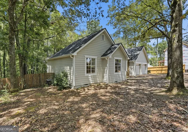 Photo 3 of Sale Pending at 6525 Riley Rd, Cumming, GA 30028 | MLS# 10831826 | Listing updated on 2026-09-10