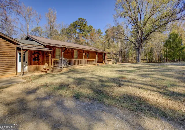 Photo 3 of House for sale at 104 Beaver Dam Dr, Eatonton, GA 31024 | MLS# 10640760 | Listing updated on 2026-09-29