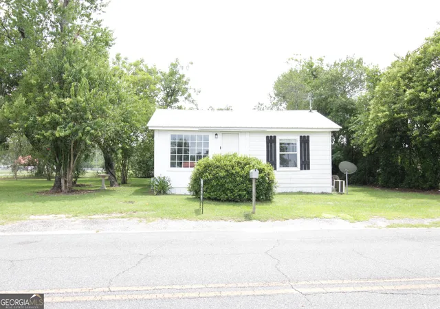 Homes for sale in Alma, GA | 511 E 17th St, Alma, GA 31510 | MLS# 10766466