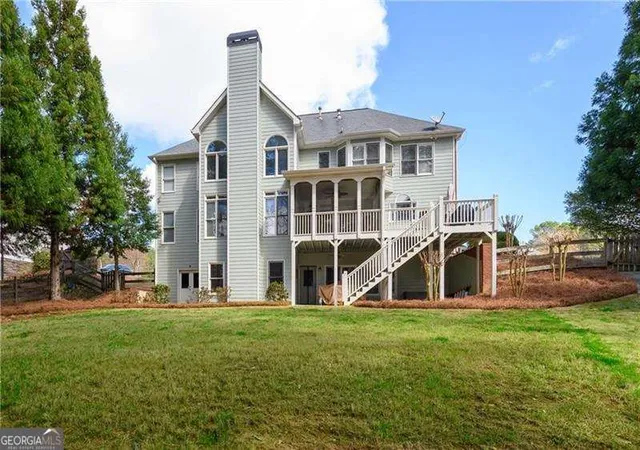 Photo 2 of Single family home for sale at 172 Golf Crst Dr, Acworth, GA 30101 | MLS# 10813268 | Listing updated on 2026-08-10