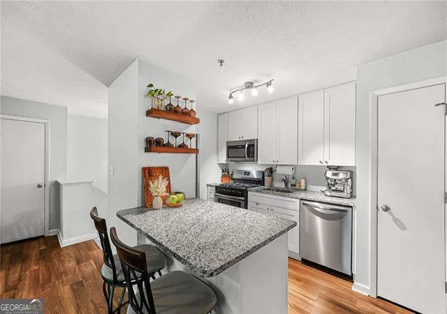 Photo 4 of Condo for sale at 2709 Cumberland Ct Se, Smyrna, GA 30080 | MLS# 10831637 | Listing updated on 2026-09-23