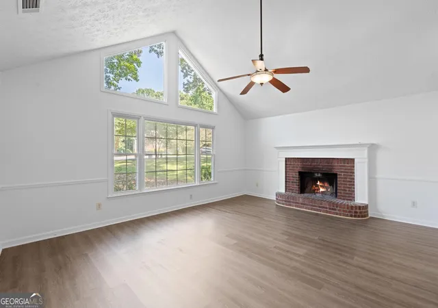 Photo 2 of Sale Pending at 209 Chardonay Cts, Peachtree City, GA 30269 | MLS# 10833277 | Listing updated on 2026-08-27