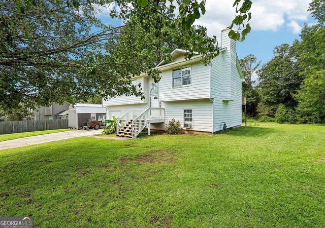Photo 3 of Single family home for sale at 52 Aspen Lake Tr, Newnan, GA 30263 | MLS# 10826493 | Listing updated on 2026-08-28