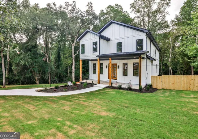 Single family home for sale at 1401 Rupert Rd, Decatur, GA 30030 | MLS# 10804948