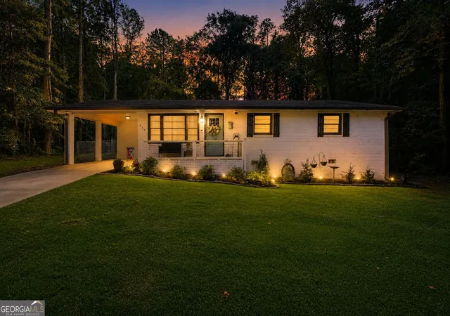 Photo 2 of Single family home for sale at 319 Elizabeth Ln, Griffin, GA 30223 | MLS# 10836795 | Listing updated on 2026-09-15
