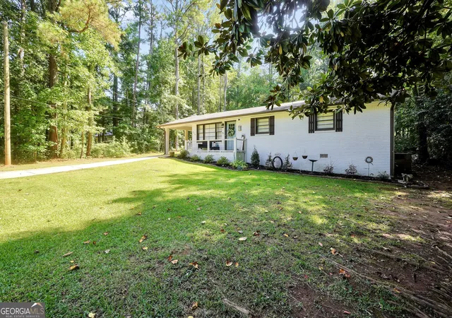 Photo 3 of Single family home for sale at 319 Elizabeth Ln, Griffin, GA 30223 | MLS# 10836795 | Listing updated on 2026-09-15