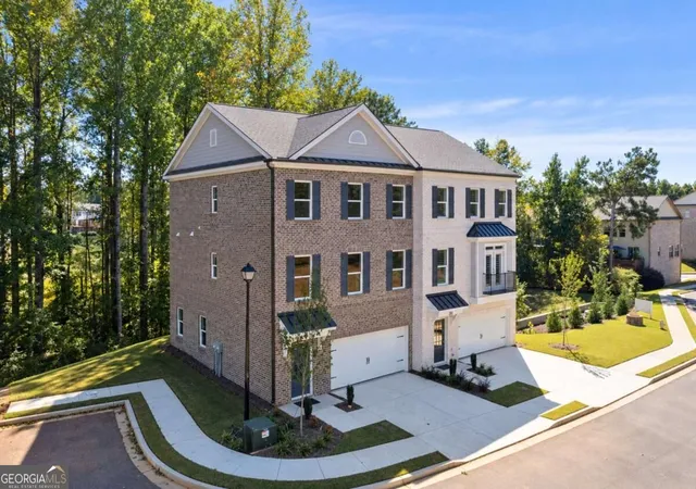 Townhouse for sale at 287 Bell Grv Ln, Suwanee, GA 30024 | MLS# 10874684