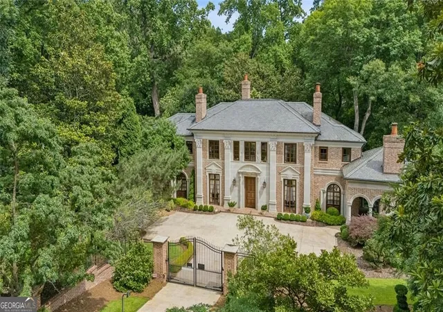 Photo 4 of Single family home for sale at 125 Blackland Rd Nw, Atlanta, GA 30342 | MLS# 10783502 | Listing updated on 2026-08-26