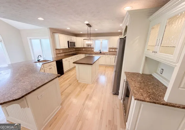 Photo 2 of Single family home for sale at 5344 Forest Springs Dr, Atlanta, GA 30338 | MLS# 10827514 | Listing updated on 2026-09-13