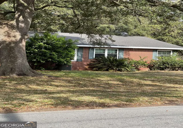 Photo 2 of Single family home for sale at 506 5th Ave, Brunswick, GA 31520 | MLS# 10825213 | Listing updated on 2026-09-13