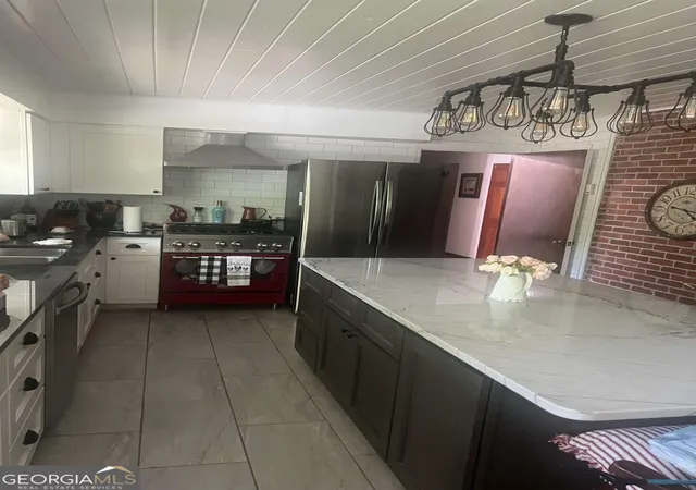 Photo 3 of Single family home for sale at 506 5Th Ave, Brunswick, GA 31520 | MLS# 10825213 | Listing updated on 2026-10-09