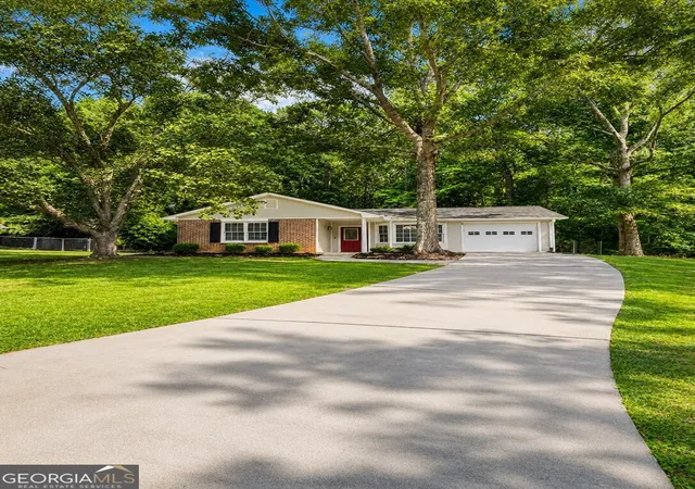 Photo 3 of Single family home for sale at 613 Windsor Dr Se, Conyers, GA 30094 | MLS# 10793490 | Listing updated on 2026-08-21