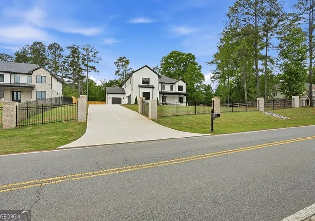 1st image of 4271 Wesley Chapel Rd, Marietta, GA 30062 | MLS# 10767242