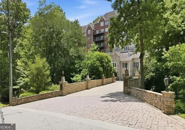 Photo 2 of Condo for sale at 3280 Stillhouse Ln Se #401, Atlanta, GA 30339 | MLS# 10788547 | Listing updated on 2026-10-22