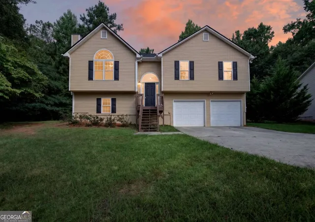 Photo 2 of Single family home for sale at 195 River Oak Ct, Temple, GA 30179 | MLS# 10762629 | Listing updated on 2026-09-10