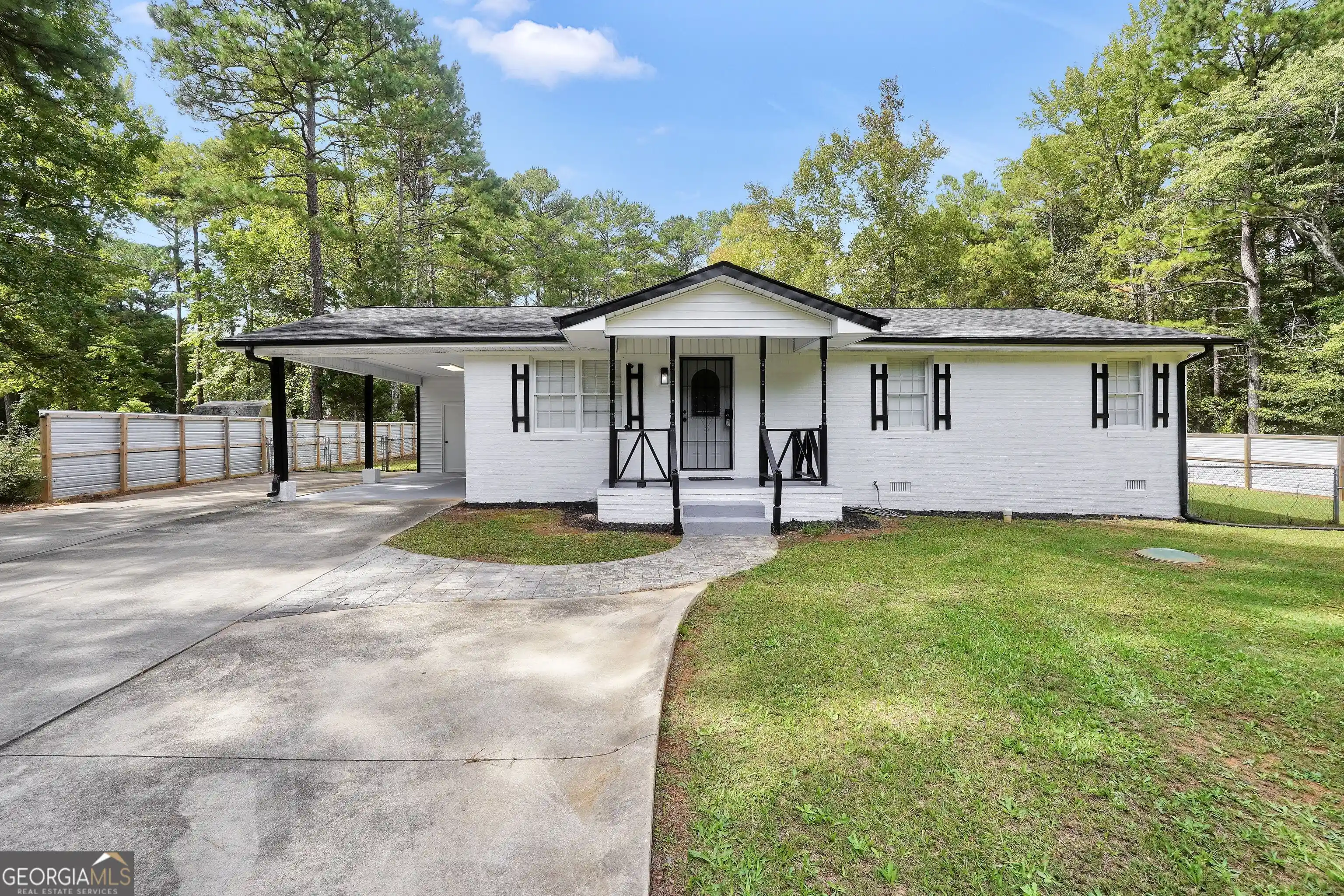 Photo 1 of Sale Pending at 1825 Jordan Hl Rd, Griffin, GA 30223 | MLS# 10870725 | Listing updated on 2026-10-16