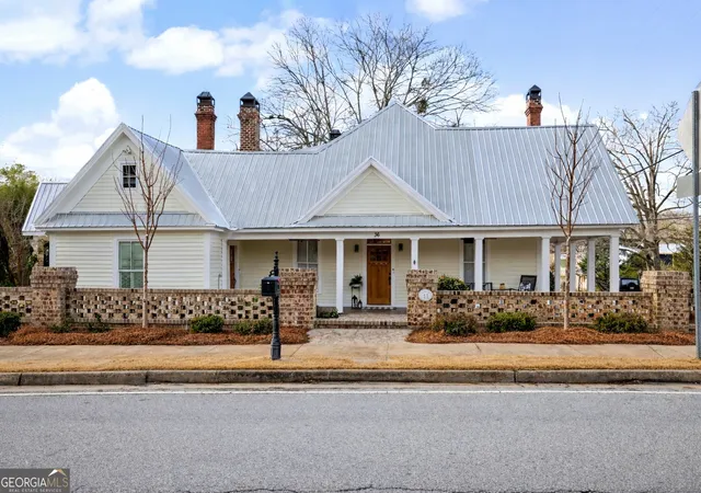 1st image of 36 Broad St, Senoia, GA 30276 | MLS# 10701179