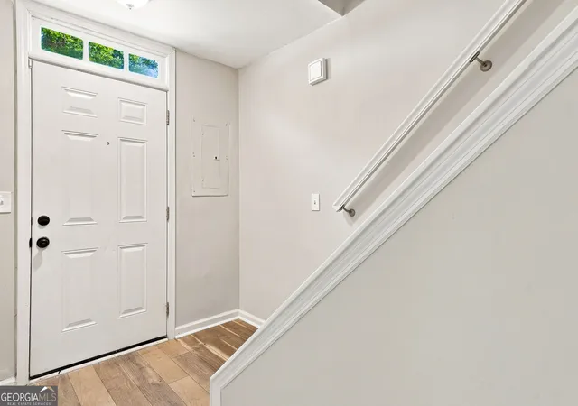 Listing Photo 5 - Condo for sale in building located at 6422 Wedgeview Dr, Tucker, GA 30084