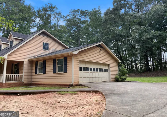 Photo 13 of Sale Pending at 4785 Jones Rd, Fairburn, GA 30213 | MLS# 10821062 | Listing updated on 2026-08-26