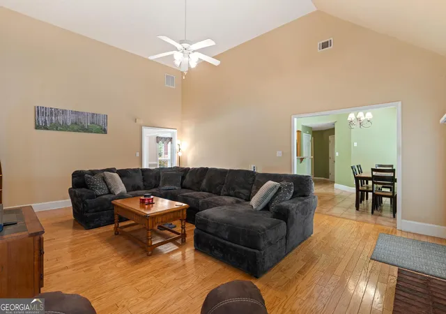 Photo 3 of Single family home for sale at 925 Champions Wy, Mcdonough, GA 30252 | MLS# 10798677 | Listing updated on 2026-10-08