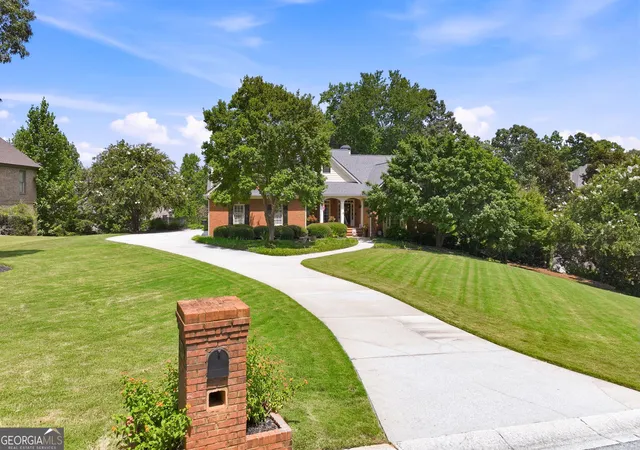 Photo 3 of Single family home for sale at 4611 Chartwell Chase Ct, Flowery Branch, GA 30542 | MLS# 10831446 | Listing updated on 2026-09-21