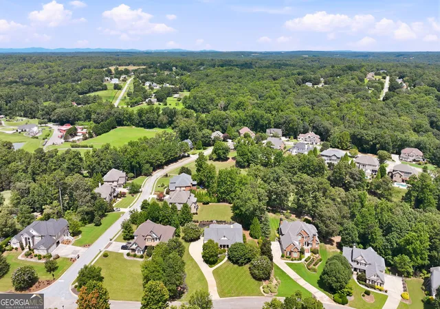 Photo 4 of Single family home for sale at 4611 Chartwell Chase Ct, Flowery Branch, GA 30542 | MLS# 10831446 | Listing updated on 2026-10-07
